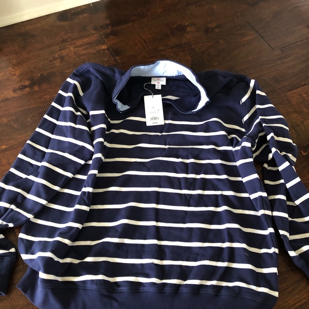 Vineyard Vines sweatshirt